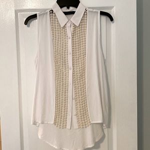 Elodie sleeveless cutout button down collared crochet top. Small